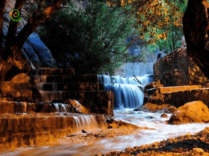 درباره آبشار یاسوج و ویژگی های آن و محل قراگیریش در دکوول بخوانید.